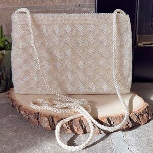 Vintage La Regale Womens Iridescent White Beaded Purse Bag Handbag Evening